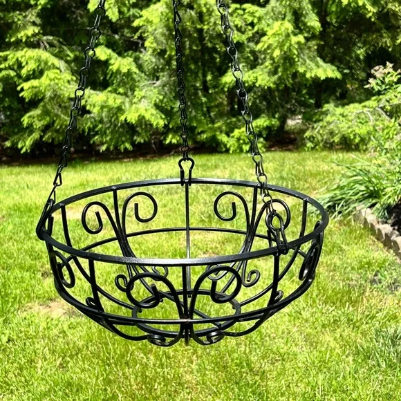 Vintage black heavy metal hanging basket outdoors - Picture 8 of 9